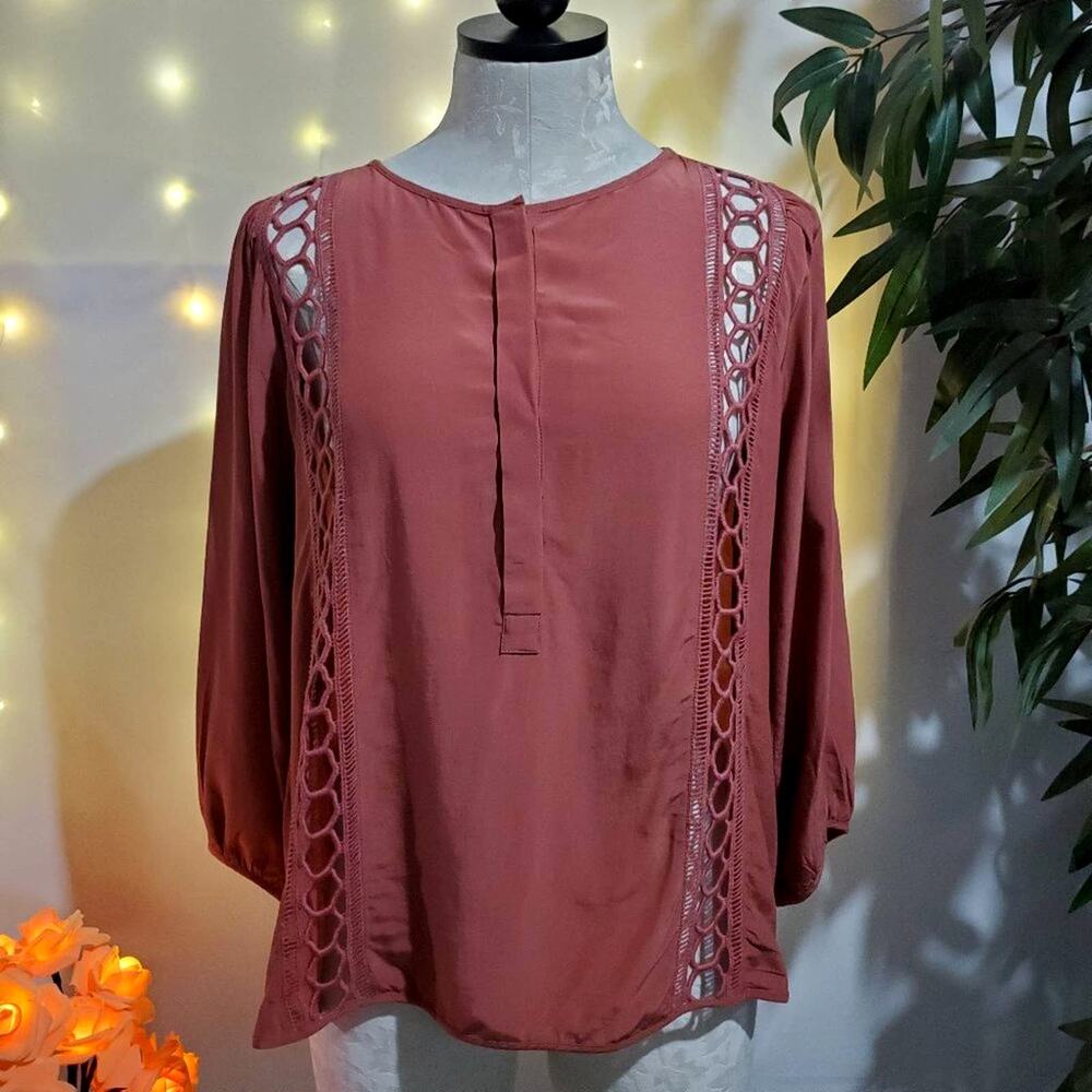 Ann Taylor LOFT Embroidered Crochet Detail Mauve Rose Pink Blouse Women's MP Top